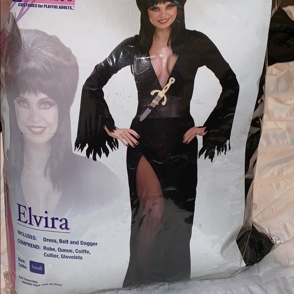 Elvira Costume - Picture 2 of 2